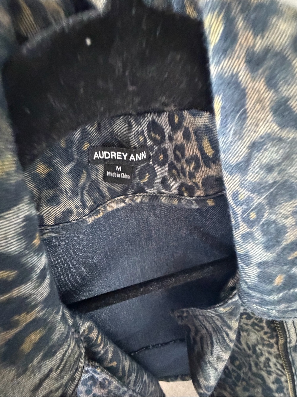 Audrey Ann Leopard Print Cropped Moto Jacket Animal Print Size M - Picture 3 of 4